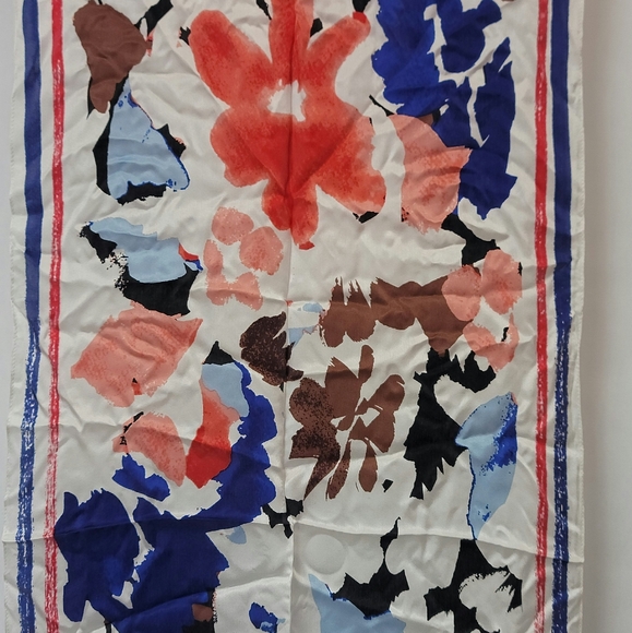 Vince Camuto Silk Floral Water Color  Scarf Wrap BEAUTIFUL AUP MARINE BLUE - Picture 2 of 4